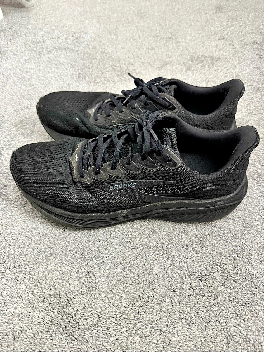 Brooks Men's Black Athletic Shoes US 12